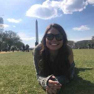 Meet your Posher, Claudia